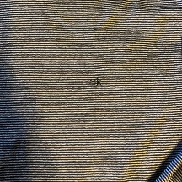 Large Calvin Klein crewneck sweater , spring / light material . Pin striped - Picture 4 of 4